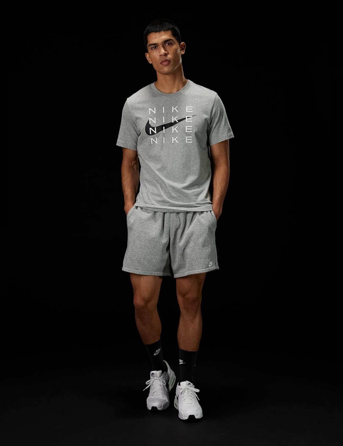 Nike Erkek Spor Giyim Kulübü Tişörtü (Swoosh Nike Stack)