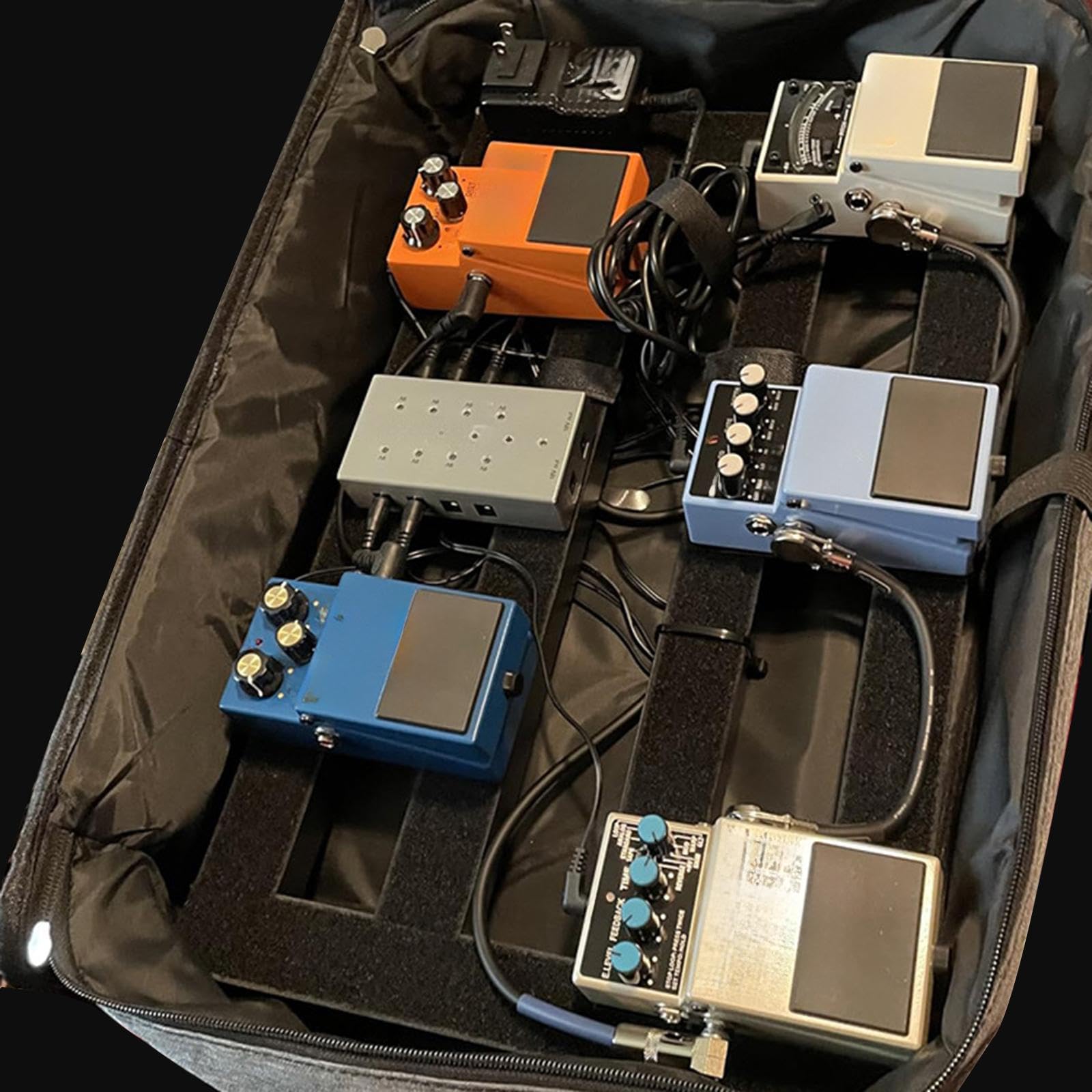 Milageto Pedalera para Guitarra con Tablero de Efectos Diseño Ligero en Aluminio Función de Fijación de Pedal Y Fácil Transporte Adecuada para Bandas Prácticas, 56x32cm