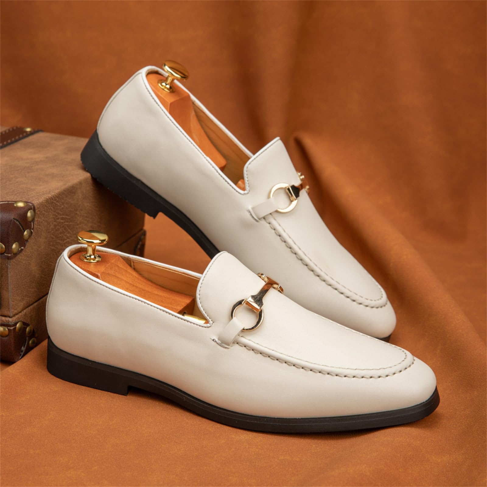 Mocassini da Uomo Scarpe Eleganti Slip-On con Decorazione A Morsetto Scarpe da Guida Casual da Ufficio in Pelle con Tacco Basso