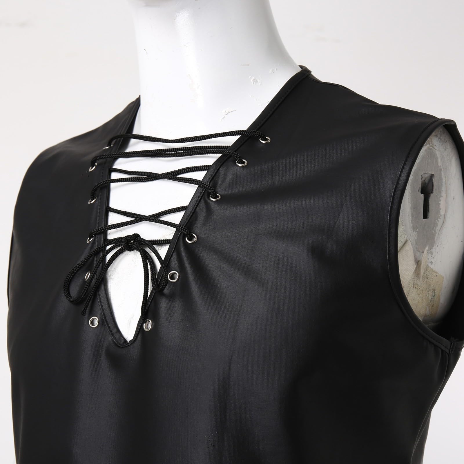 Latex Similaire Swinger-Club Kinkywear Débardeur Slim Fit Wetlook Top Maillot de corps en cuir verni Manches courtes Tenue Kinky Chemise en maille Chemise en maille Clubwear Techno Tenue pour hommes