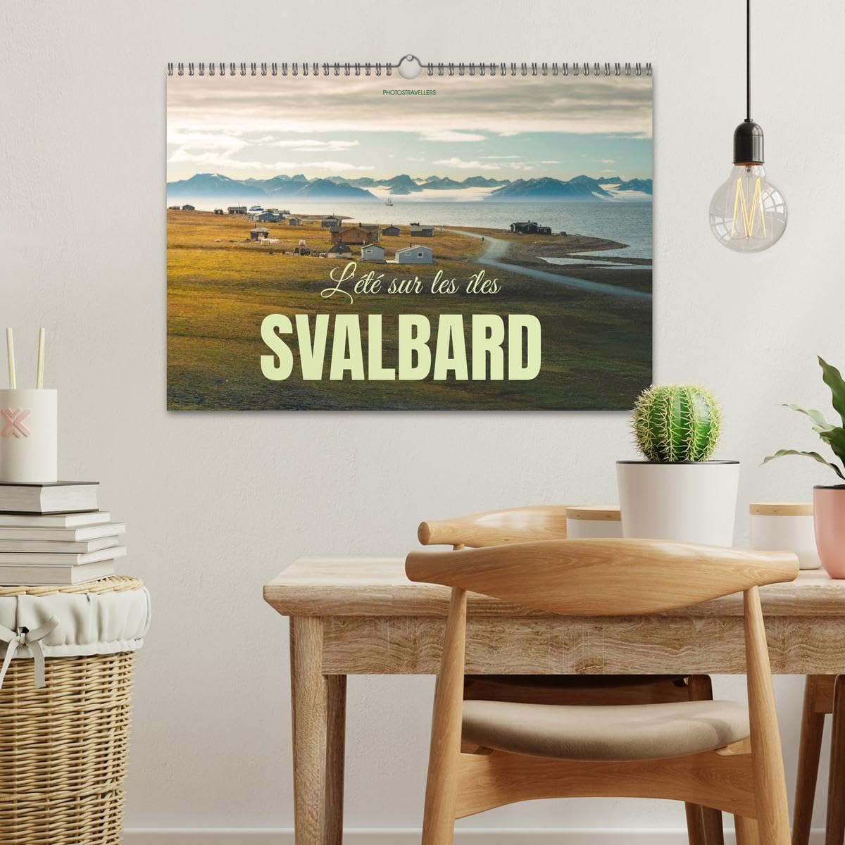 L'été sur les îles Svalbard (Calendrier mural 2026 DIN A3 vertical), CALVENDO calendrier mensuel: Glaciers, mousse et maisons colorées