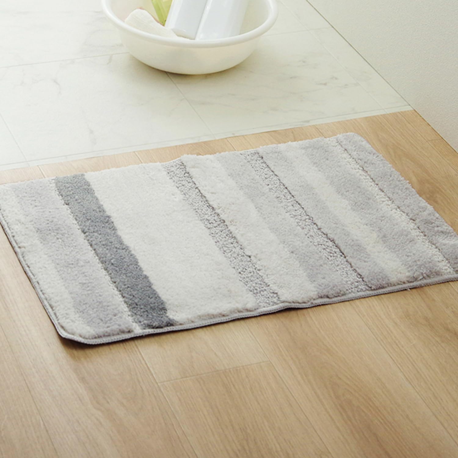 【70%OFF】【593円】 イケヒコ ふわっとストライプ バスマット 約35×50cm