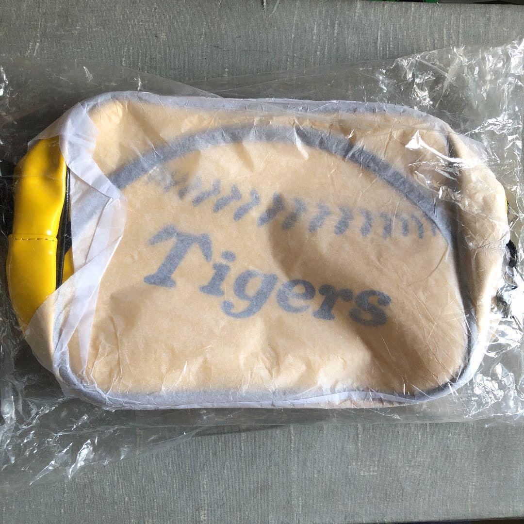 Amazon.co.jp: 阪神タイガース 限定 非売品 エナメルバッグ イエロー