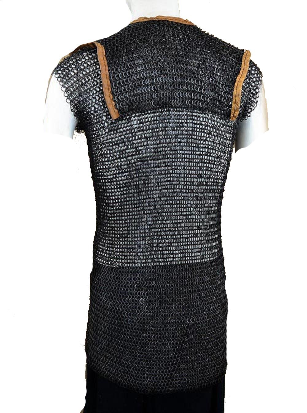 SANGAMSTEELCRAFT Chainmail Roman Lorica Hamata - Alternating Dome Riveted Construction - Darkened Mild Steel Flat and Round Ring (Medium, Oiled)