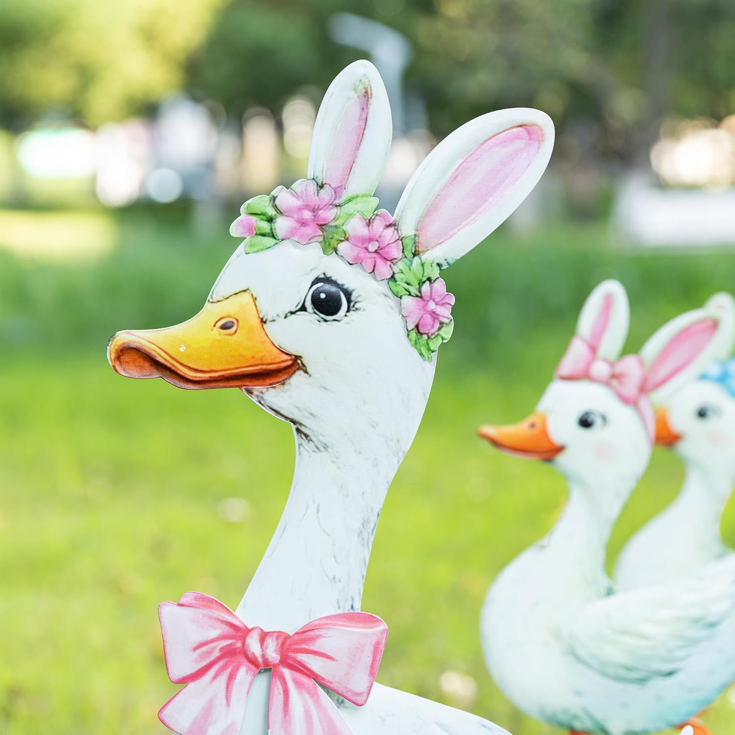 Glitzhome Easter Metal Duck Family Yard Stake Set of 3, Metal Duck Family Spring Wall Hanging Decor, Easter Outdoor Decorations Garden Stakes Yard Signs for Spring Outside Porch Lawn