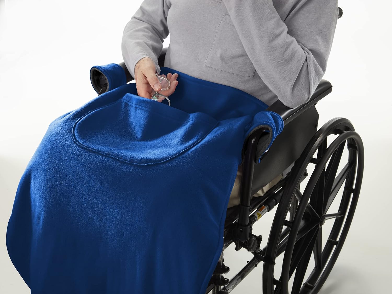 Silverts Disabled Elderly Needs Men’s & Women’s Adaptive Microfibre Polar Fleece Wheelchair Blanket - Reversible - Skyblue/Midnight
