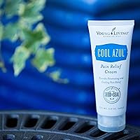 Vista 2 de Young Living Cool Azul Crema para aliviar el dolor, mezcla refrescante de mentol con aceites esenciales de gaulteria y menta, aroma vigorizante