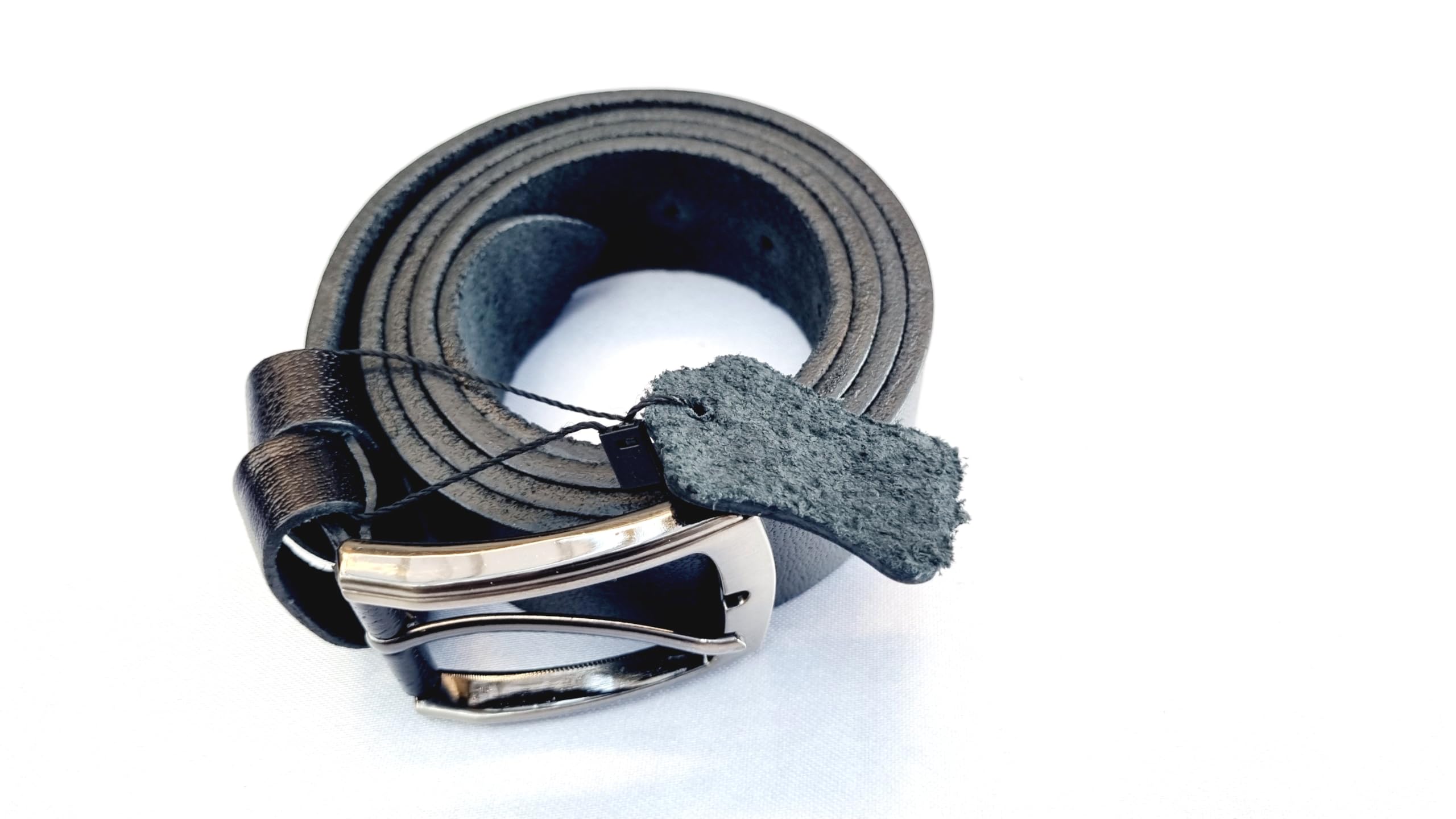 ShantetyAuthentic Genuine Leather Belt for Men - Stylish & Durable Leather Belt for Regular Use - Comfortable & Multi-Functional - Perfect for Casual & Formal Outfits | Blan