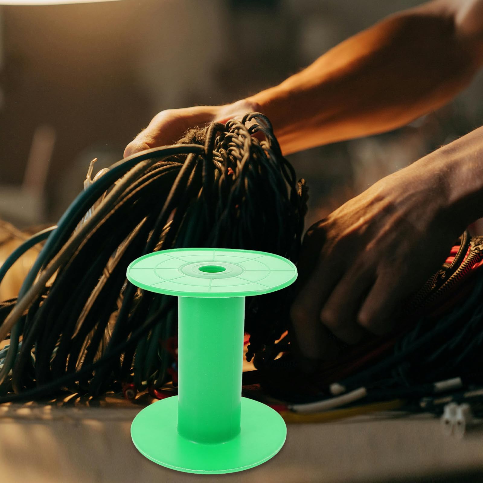 Ipetboom Diseño Delicado y Práctico Verde de Hilo de Plástico 10 Bobinas Compatibles Varias Máquinas de Coser y Bordar para Proyectos de Costura para Manualidades