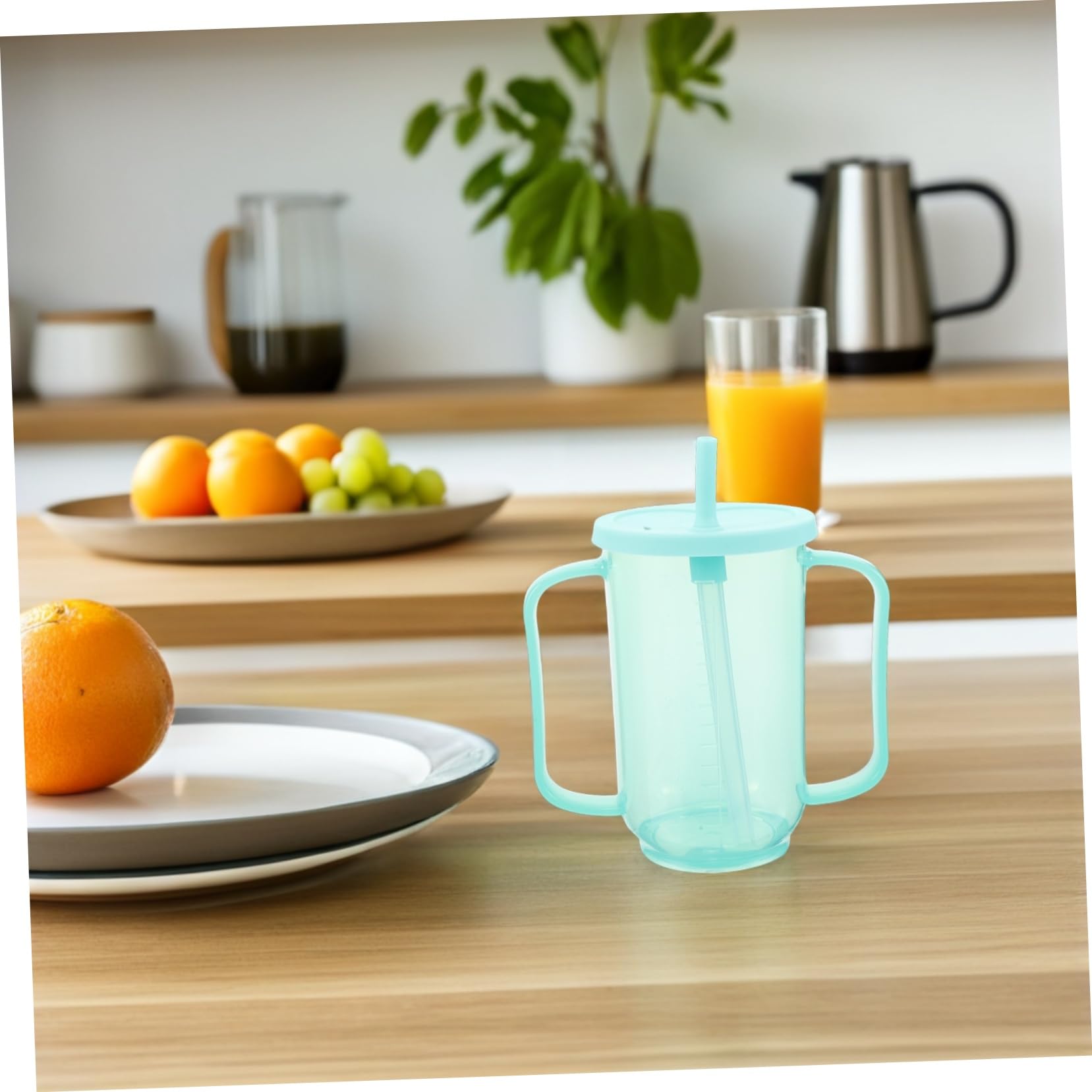 ERINGOGO 2 Pezzi Bicchiere per Anziani con Cannuccia Perdite Tazza Ergonomica con Leggero per Disabili e Pazienti Allettati Design Sicuro per Assunzione Liquidi e