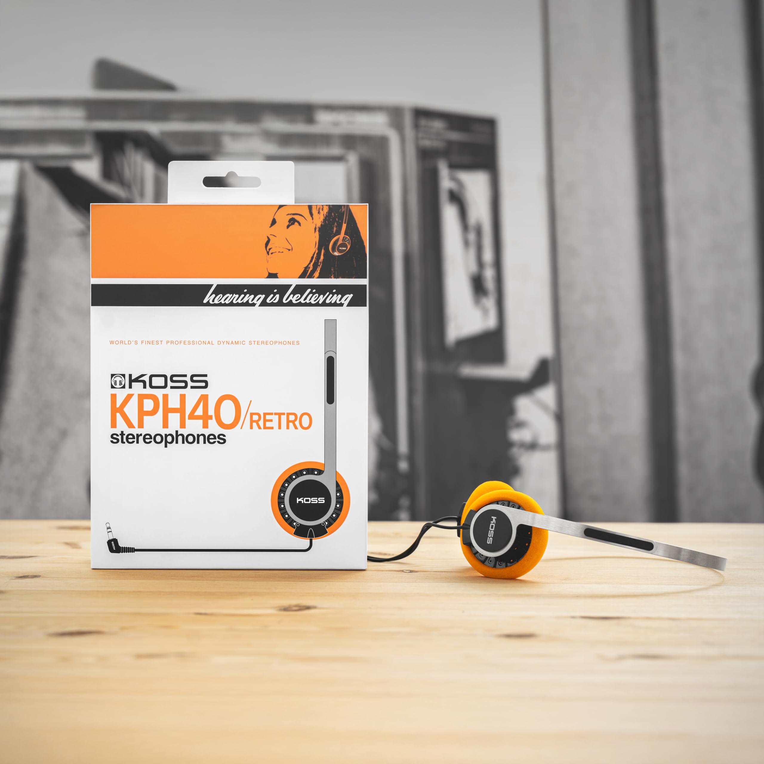 Koss KPH40 - Cuffie on-ear retrò, stile anni '80, leggere, vintage, risposta in frequenza ultra ampia, fascia regolabile in acciaio inossidabile, cuscinetti in schiuma arancione