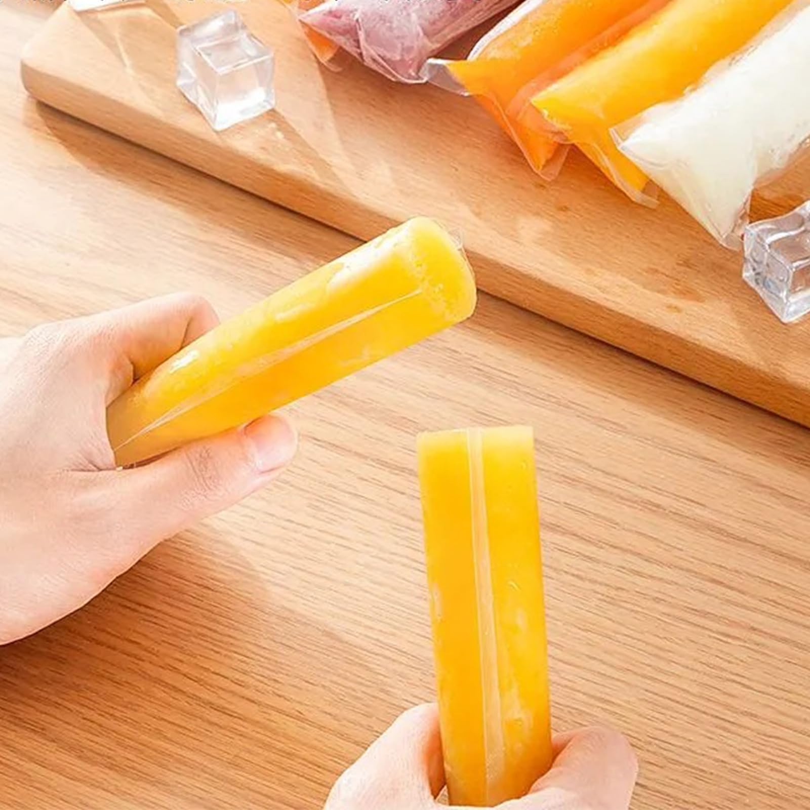 100 sacchetti usa e getta per ghiaccioli con chiusura a cerniera, 28 x 5 cm, per ghiaccioli fai da te, yogurt, succhi di frutta e frullati – Include imbuto, senza BPA, stampi