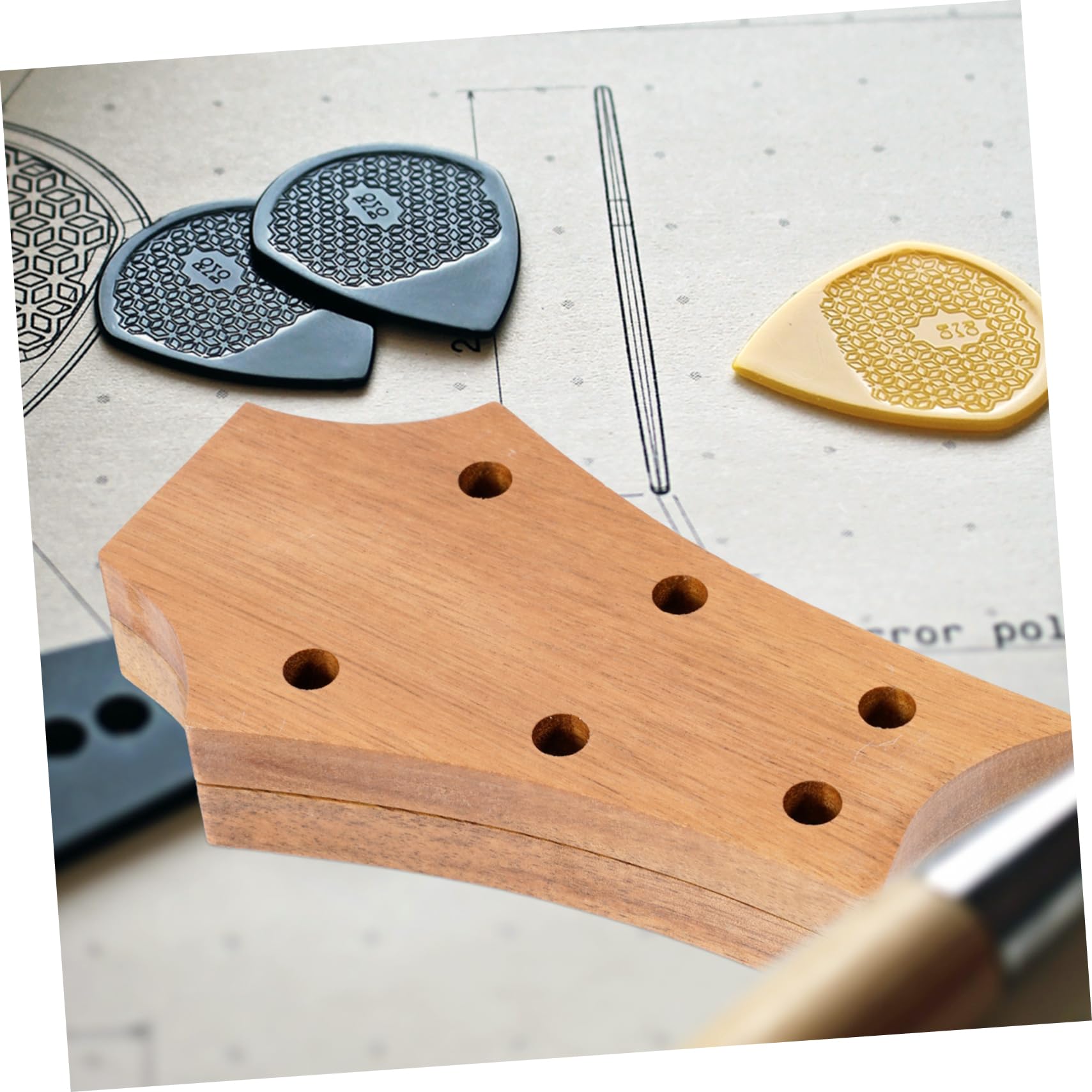 ibasenice 2stücke Guitar Plectrum Holder Aus Holz Kreative Aufbewahrung Für Gitarrenplektren Gitarrenform Für Musiker Und Zu Besonderen Anlässen