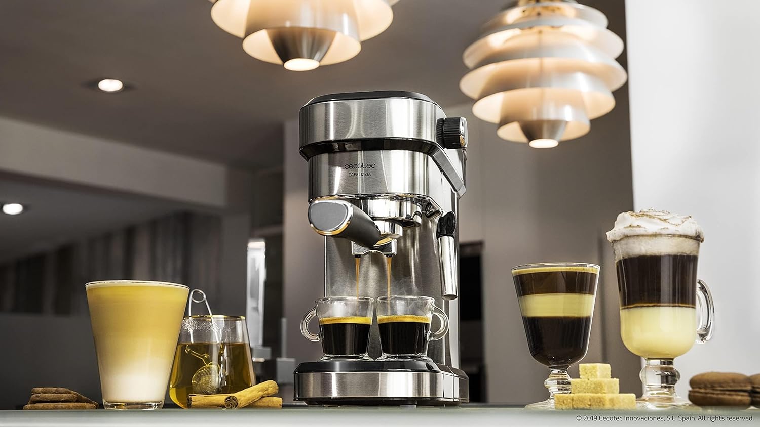 Cecotec Macchina da caffè espresso Cafelizzia 790 Black per espresso e cappuccino. Sistema di riscaldamento rapido, 20 bar, modalità automatica per 1 e 2 caffè