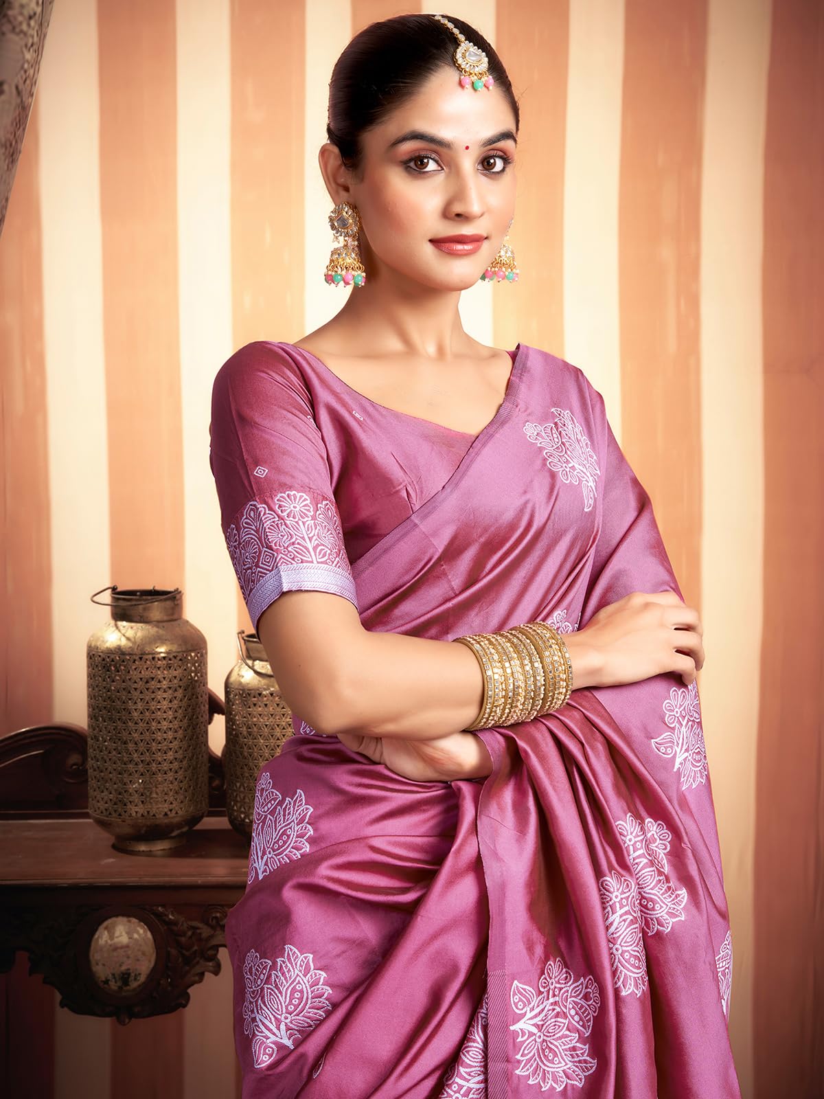 Satrani Damen-Saree aus Seidenmischung Banarasi Jacquard mit ungenähtem Blusenteil