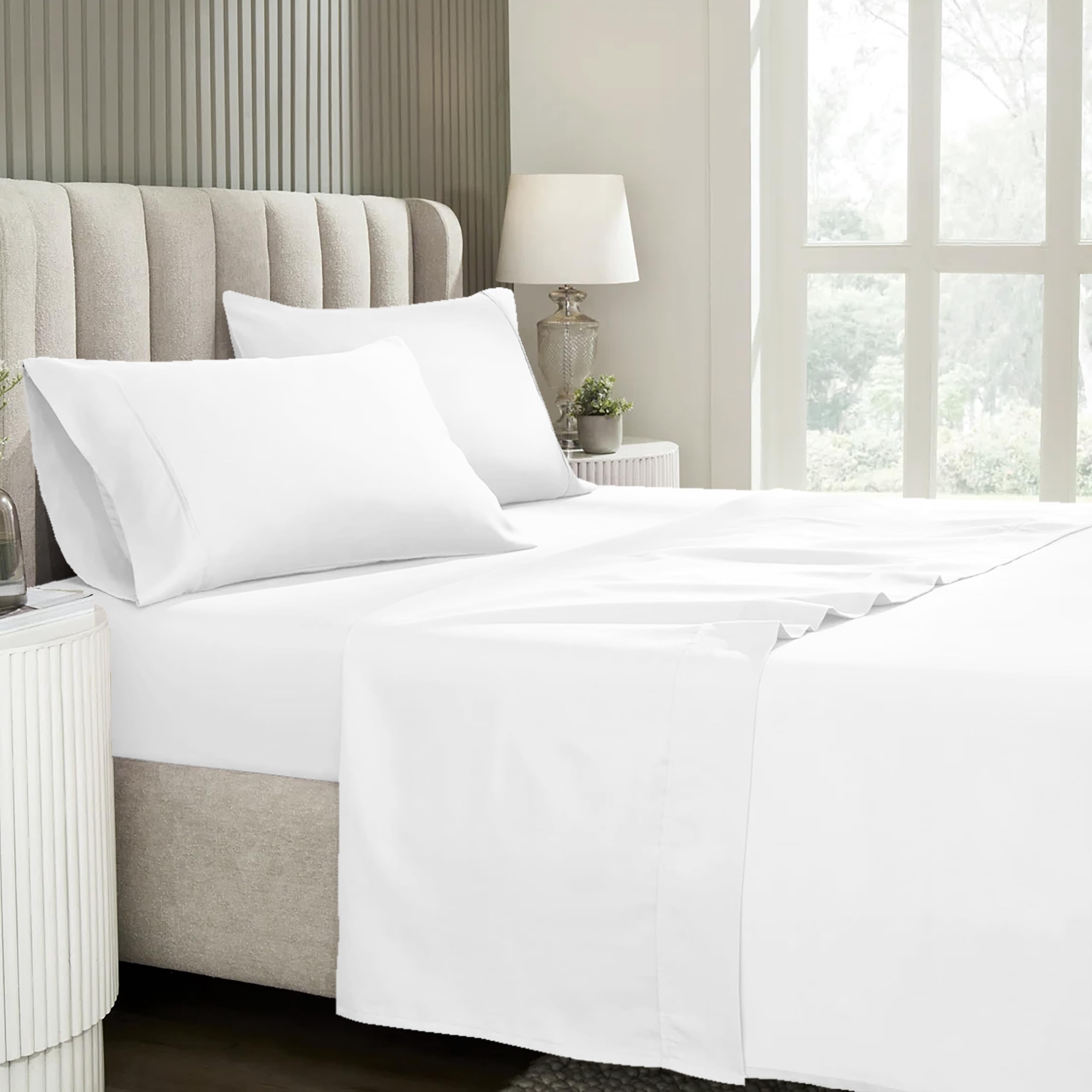 Juego de Sábanas Lisas de Microfibra Cepillada Extra Suave – Resistente a las arrugas y decoloración – Fácil planchado – Bajera Ajustable, Encimera y 2 Fundas de Almohada (Blanco, Cama 180 cm)