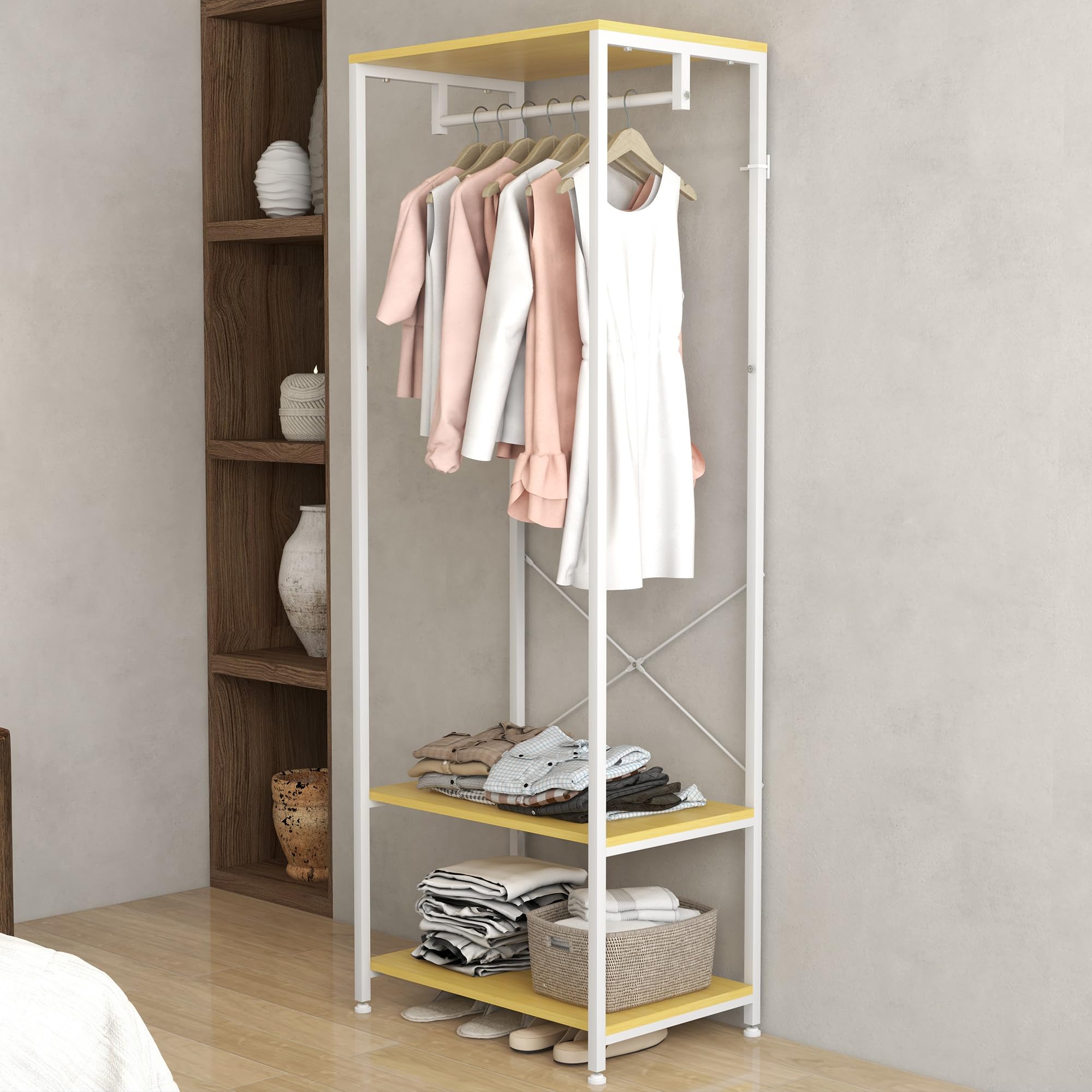 HOMCOM Mobile Appendiabiti 2 in 1 con Ripiano a 2 Livelli per Cappotti e Scarpe, Appendiabiti da Terra Moderno in Acciaio e Truciolato, 60x40x167.5 cm, Bianco e color Legno