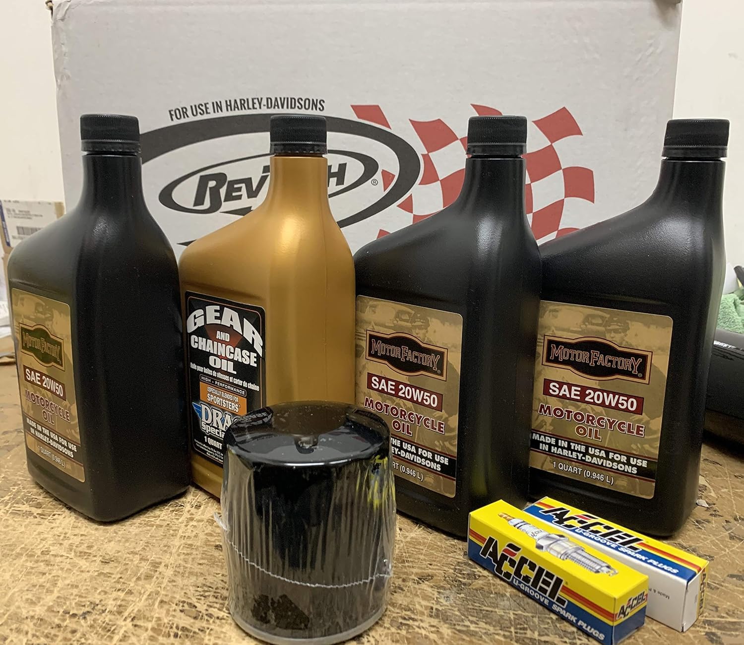 Kit Tagliando Compatibile Con Harley-Davidson Sportster – Olio Motore 20W50, Trasmissione RevTech, Candele Accel, Filtro Olio – Compatibile Con XL 883, 1200, 883N, 883R, 883C, 883i, 1200X, 1200N, XLH