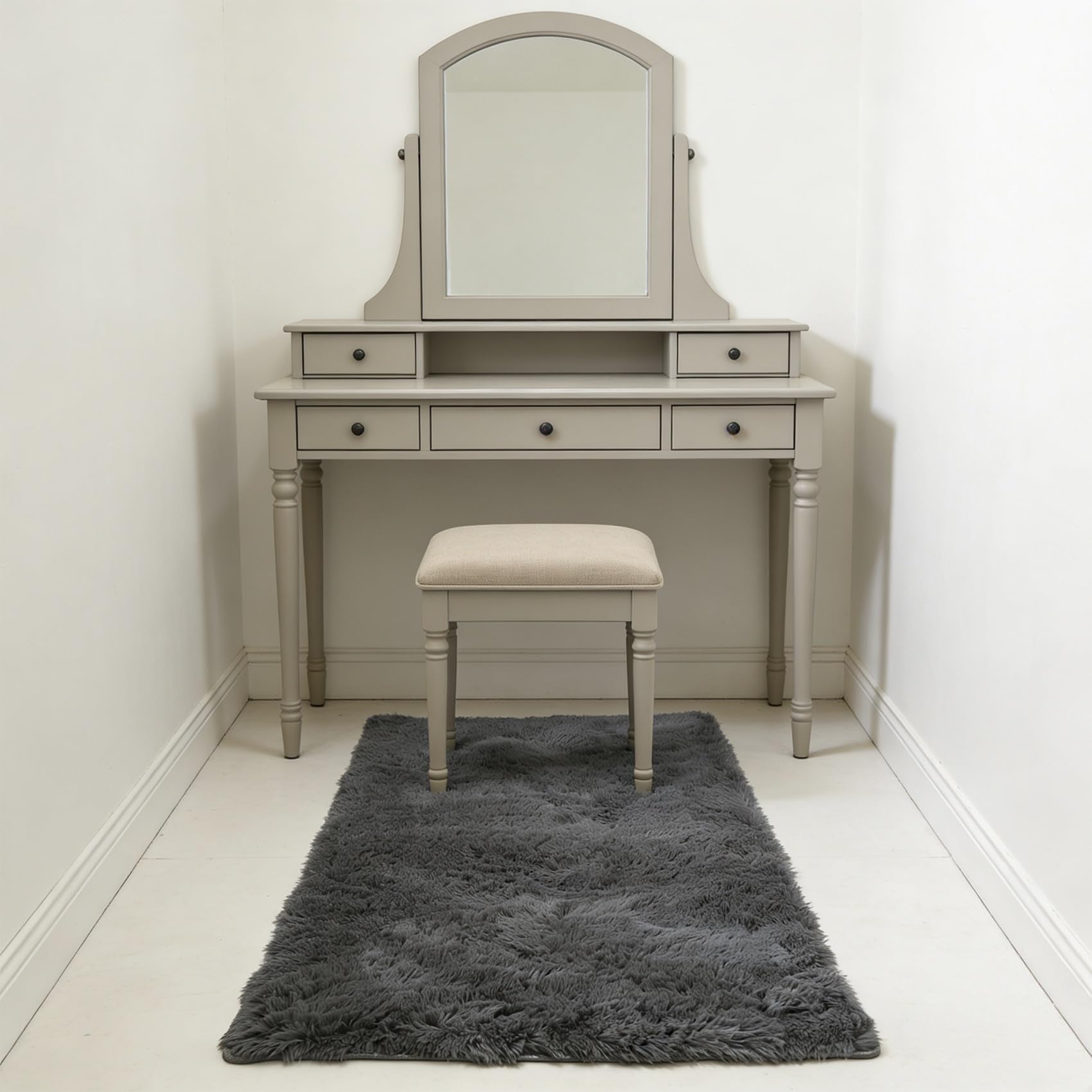 Tapis moelleux antidérapant et facile à entretenir pour un salon moderne et chaleureux