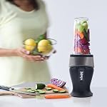 Ninja Fit Mixeur Personnel Compact, Mixeur Portable pour Smoothies, Shakes, Préparation Alimentaire et Mélange de Produits Gelés, Base de 700 Watts, (2) Tasses de 16 oz et Couvercles à Bec, Noir, QB3000SSC (Version Canadienne)