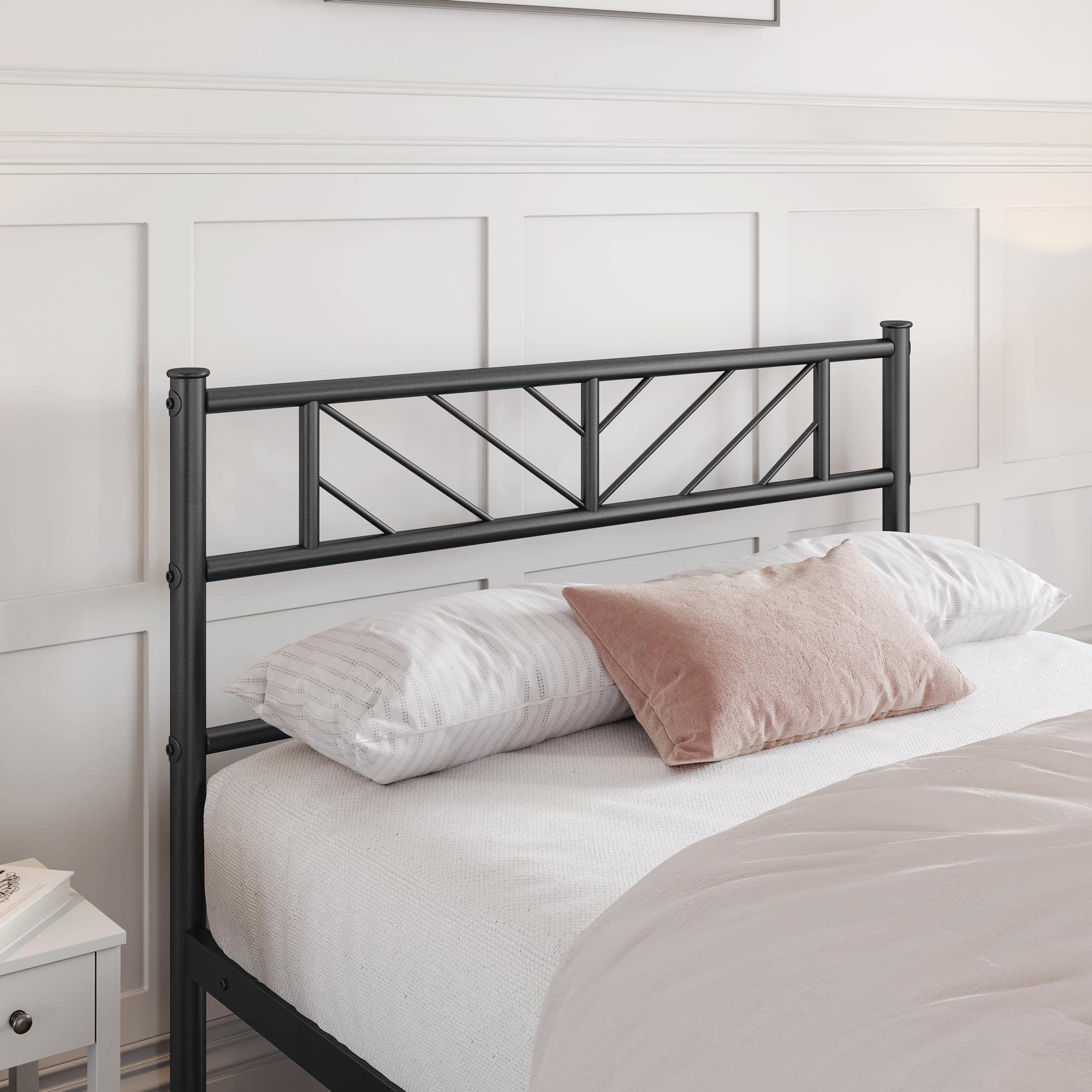Yaheetech Struttura Letto Singolo in Ferro Metallo Testiera Industriale Camera da Letto Ospiti Soggiorno Semplice Moderno Nero 90 x 190 cm