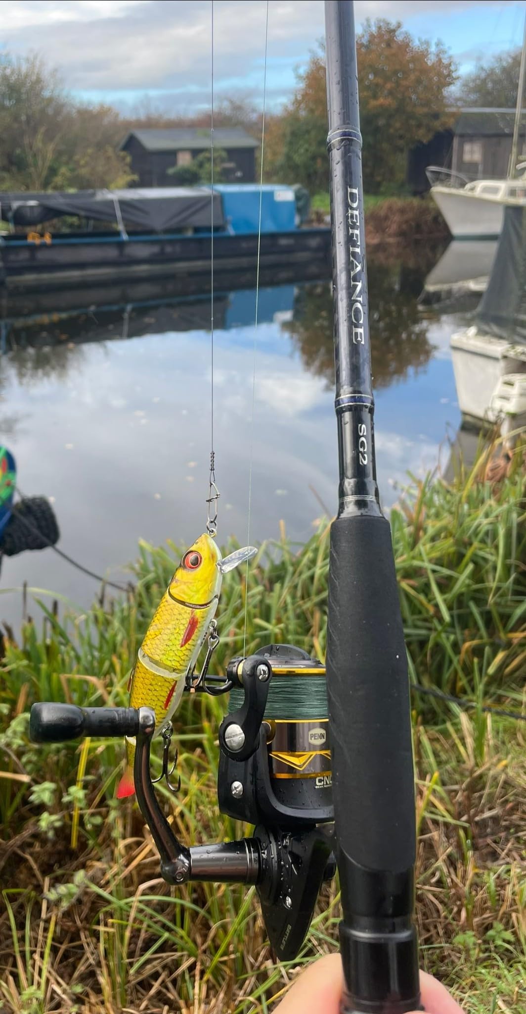 Savage Gear Defiance SG2 Wędka | Wędka spinningowa do połowów morskich na labraksa, błękitnopłetwego i bonito | Średnia moc | Blank z włókna węglowego 24/30T | 2,51 m | 10–35 g