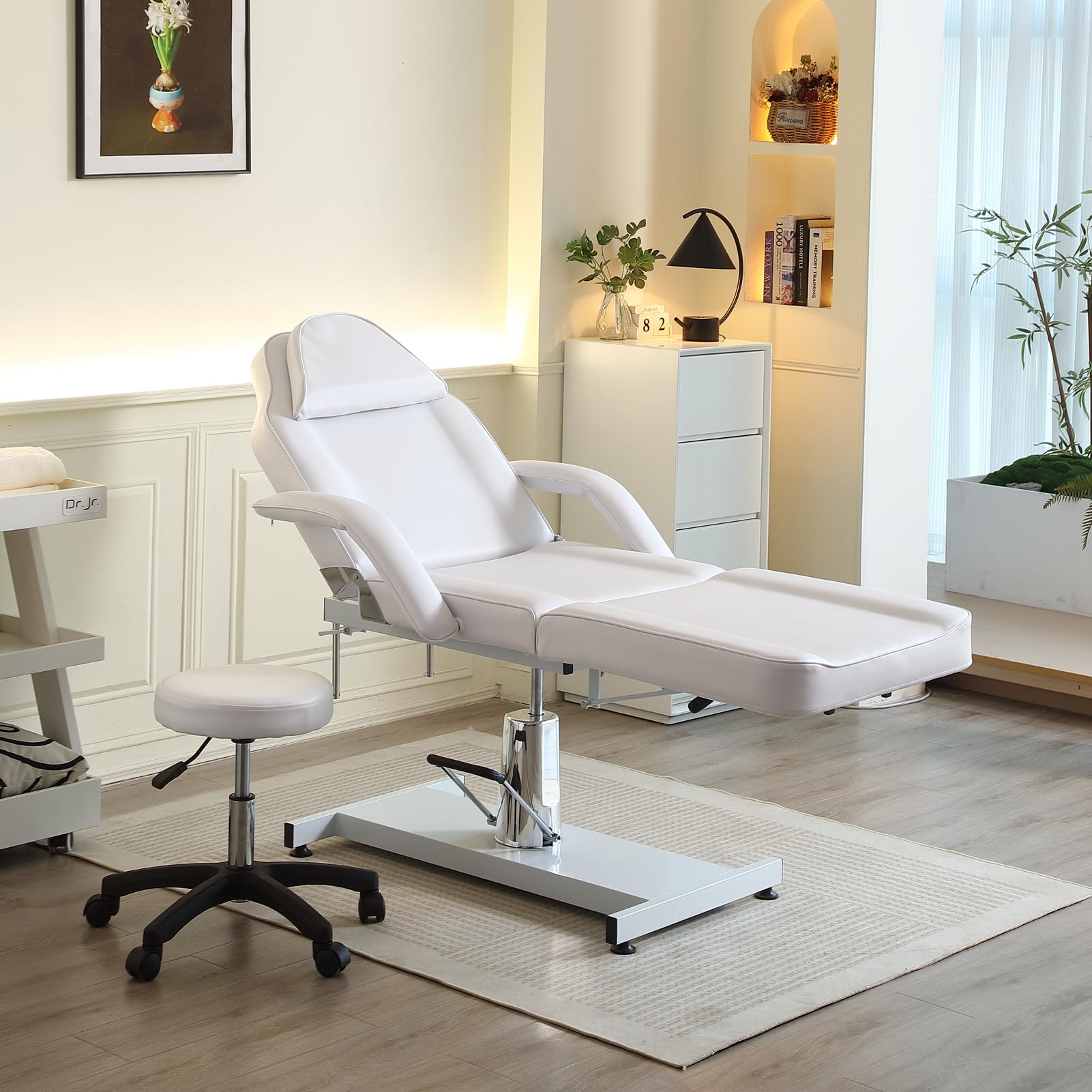 360° Drehbare Professionelle Hydraulisch Kosmetikliege Mit Hocker Verstellbare Massageliege Mit Abnehmbaren Armlehnen & Kopfstütze – Tattooliege Set Für Spa, Tattoo, Gesichtspflege (Weiß)