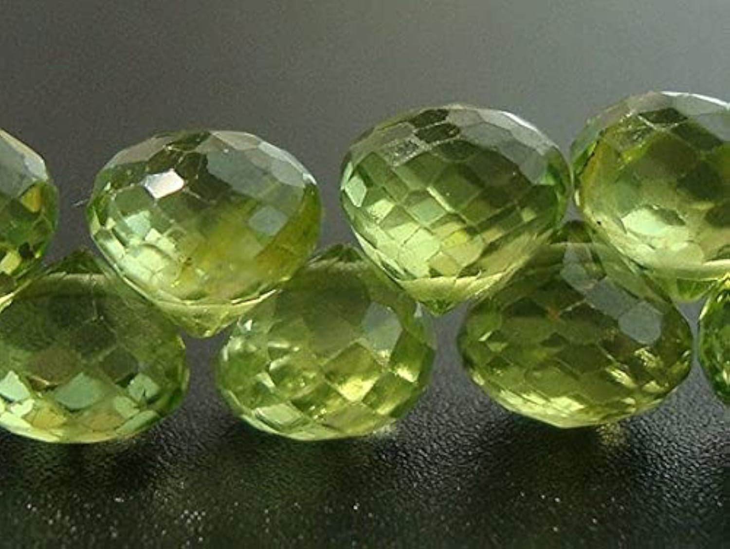 Péridot briolette facetté 5-6mm pour création de bijoux en pierre naturelle