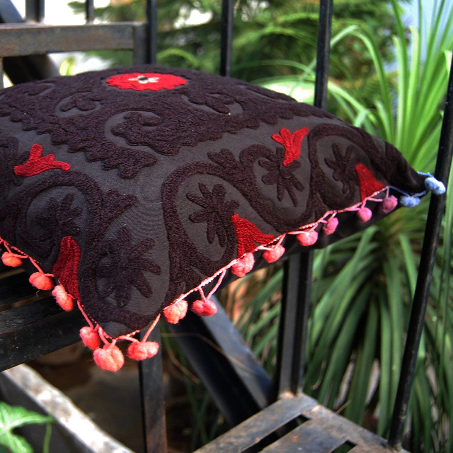 Housse de coussin Suzani multicolore pour canapé afin d'illuminer votre salon bohème