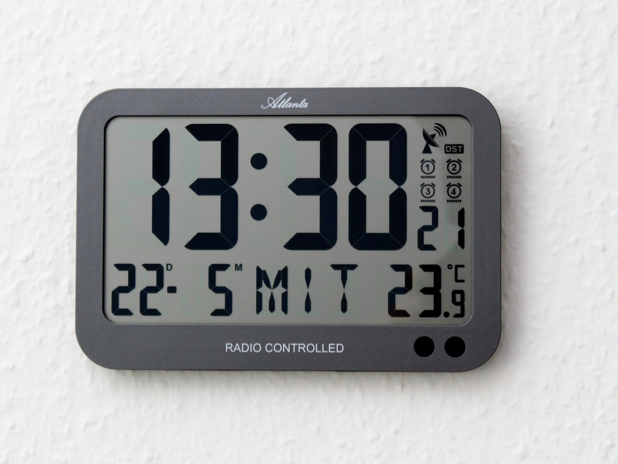 Atlanta Funk Wanduhr Tischuhr Wecker große LCD Digital Anzeige mit Temperatur 4 Alarme Snooze Tag Datum Rechteck - 4519