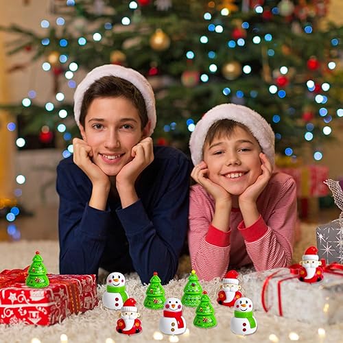 Miniatura 5 de Baaxxango 30 piezas de juguetes de Navidad para automóviles, mini juguetes de Navidad, regalos de fiesta de Navidad para premios de aula, recuerdos