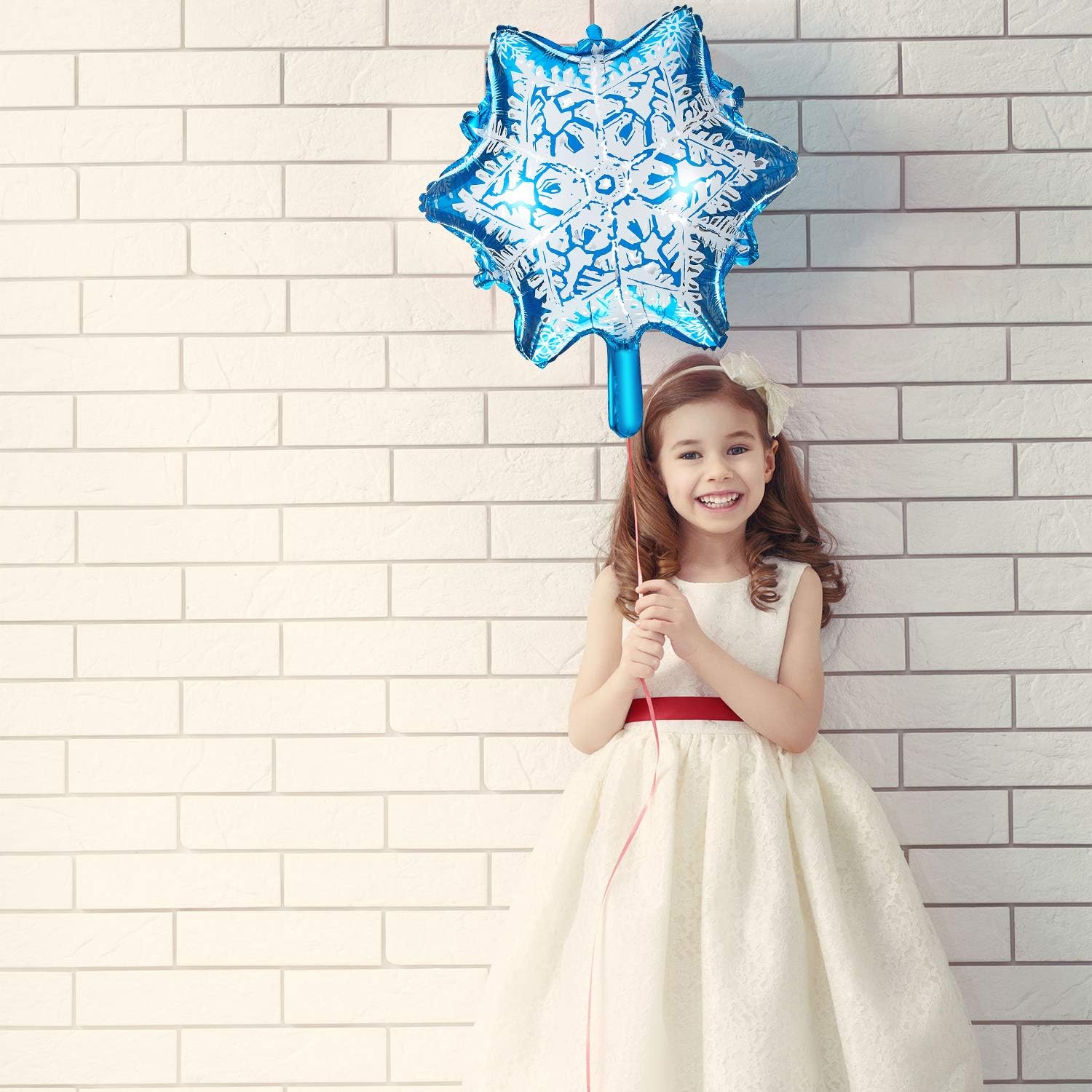Winter Theme Balloons Set, Includes 50 Pieces Snowflakes Latex Balloons and 4 Pieces Snowflake Foil Balloons for Baby Shower Birthday Christmas Party Decoration