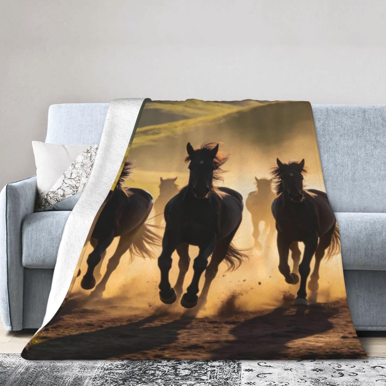 Couverture chaude pour canapé motif chevaux noirs contre les soirées fraîches