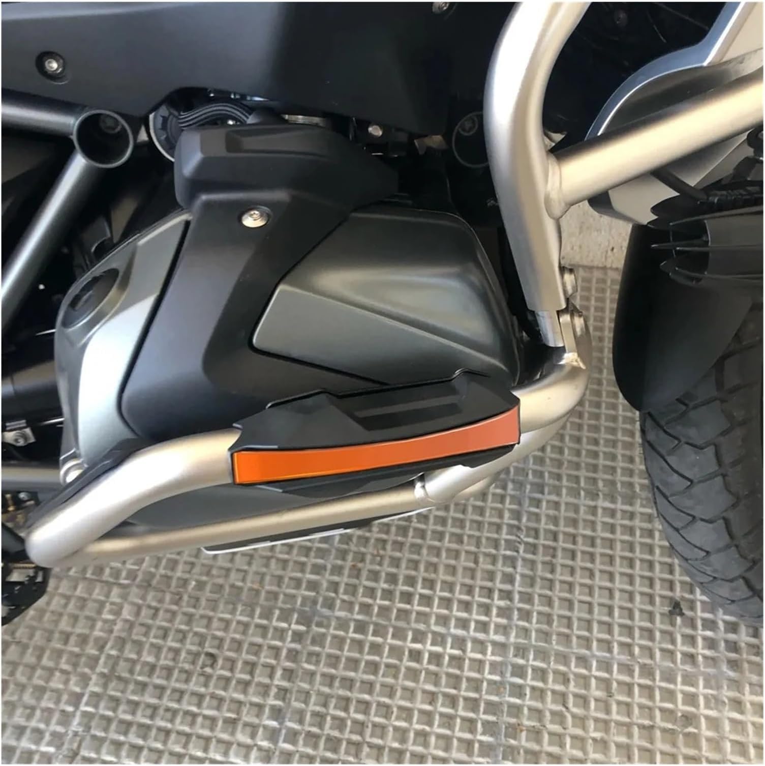 Barre di protezione motociclette Per Barre Di Protezione Per Moto Paraurti Motore Da 25 Mm Telaio Esterno Accessori(1 Set Silver)