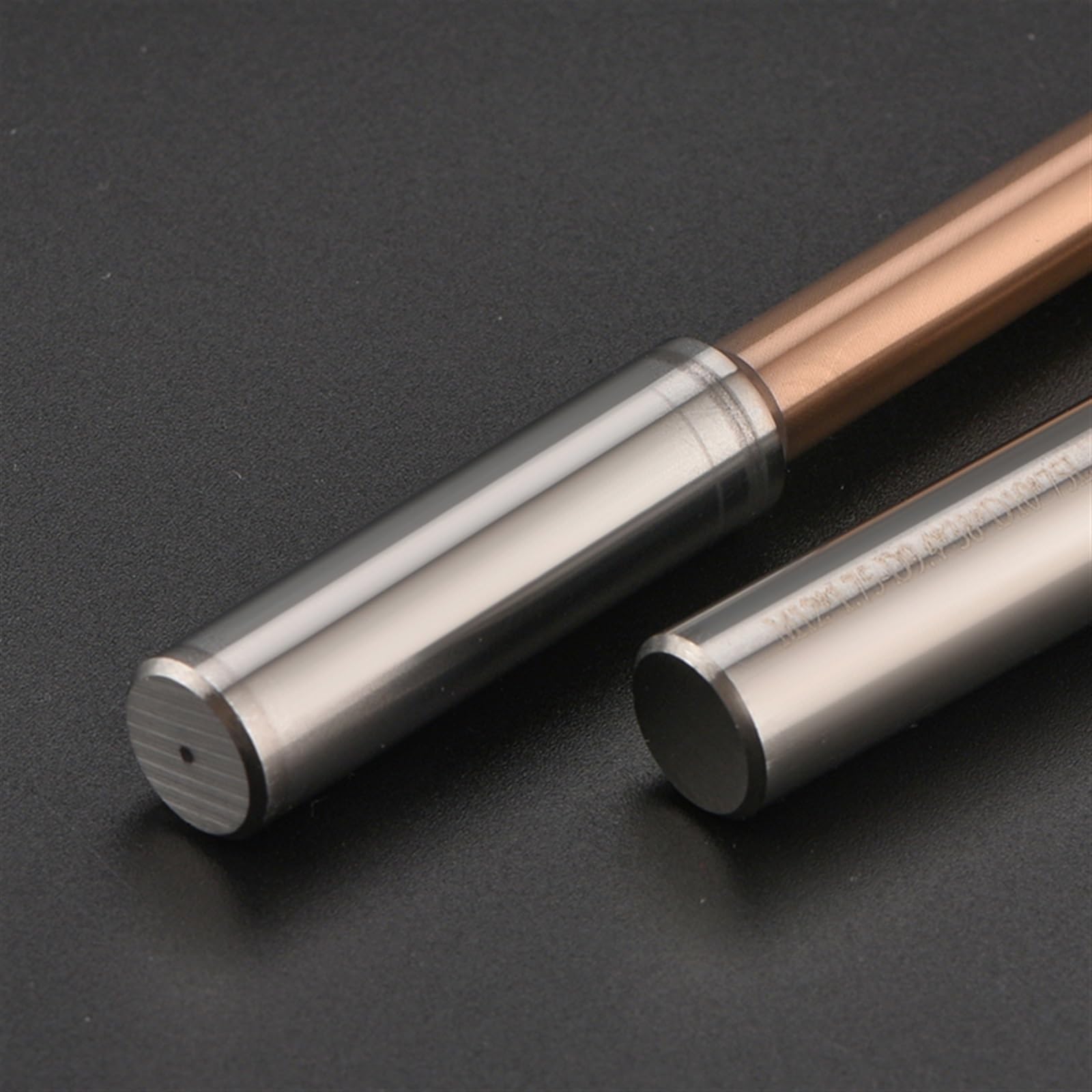Fraise à fileter en carbure à 1 dent à 60 degrés M1.2 M1.6 M2 M2.5 M3 M4 M5 M6 M8 usinage CNC filetage en aluminium et acier(M2x0.4 D4,HRC55 Steel 1T)