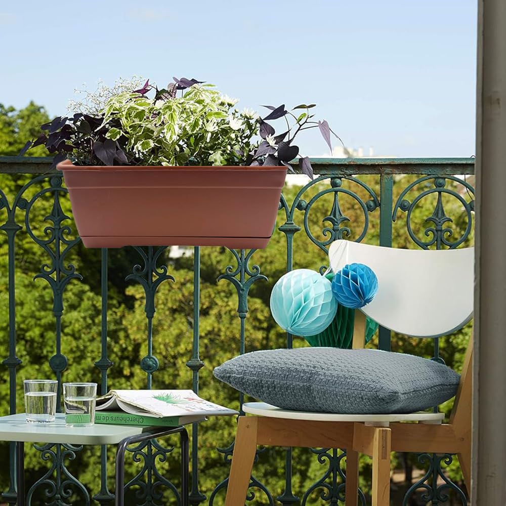 VIRSUS 2 Fioriere Rettangolari per Balcone BIRK5, Color MATTONE, Sottovaso integrato, Vaso in Resina con supporto in ferro da Appendere a Finestre e Balconi, Capacità 8,6 Litri (50x17x16 cm)