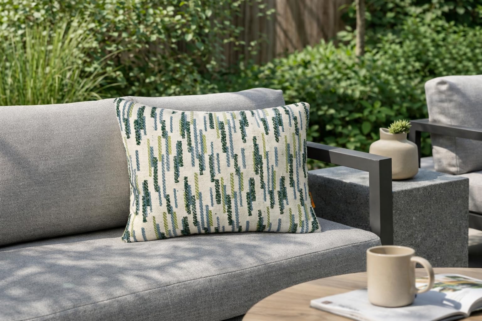 YB Concept Forest Rain Outdoor Yeşil/Krem Dekoratif Yastık 35x50 cm – Suya Dayanıklı, Solmaya Dayanıklı Kumaş, Dolgulu Bahçe Balkon ve Teras Kırlenti