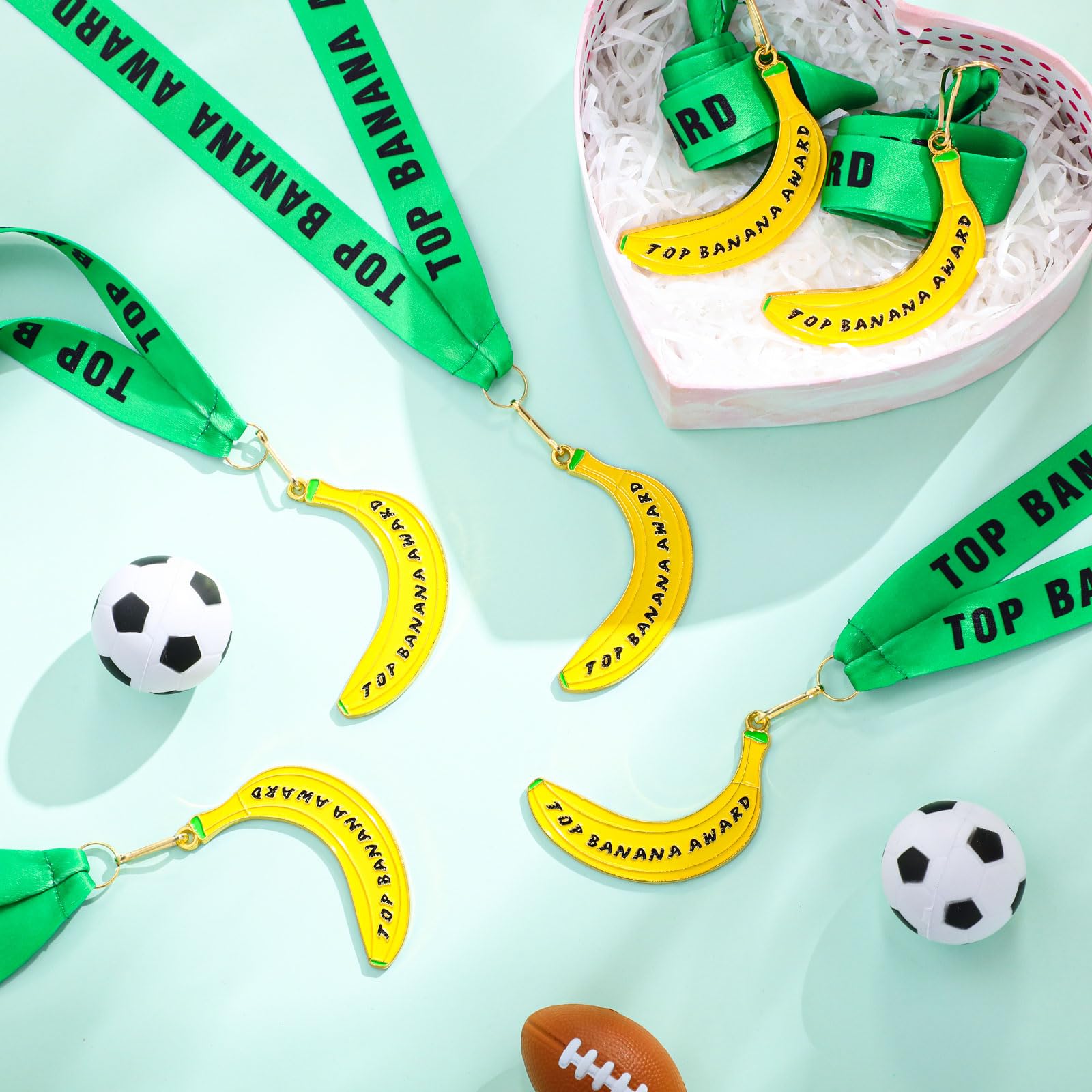 Ecation 12 medallas de plátano con cinta, juegos de recompensa para el aula, suministros para eventos de competición para el hogar