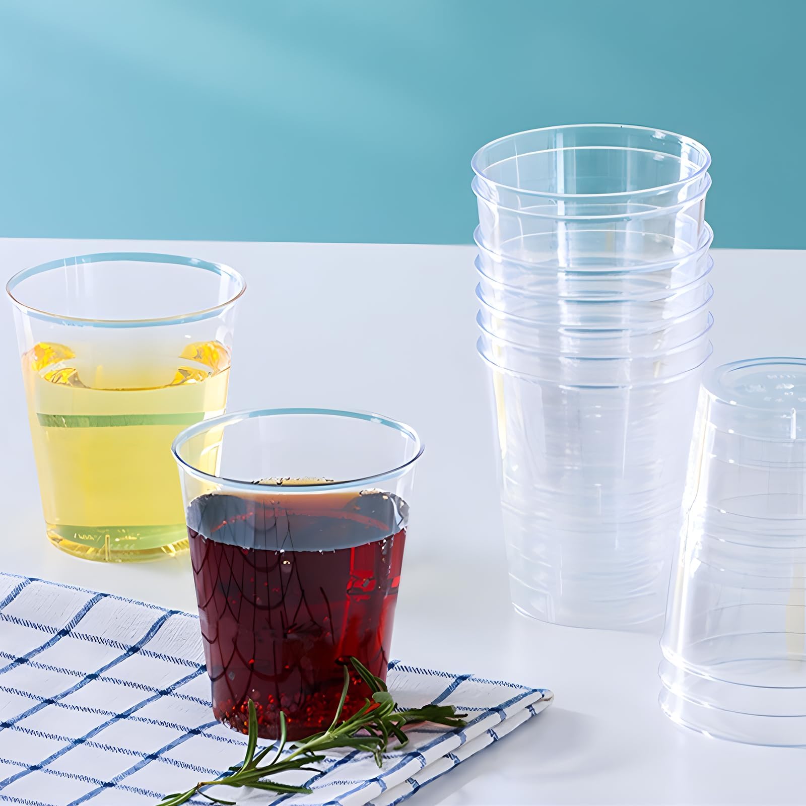 Gucass 100 Bicchieri Plastica Rigida Trasparenti, 240ml Bicchieri da Cocktail per Acqua Bevande Granite, Ideali per Feste Compleanni Matrimoni Natale