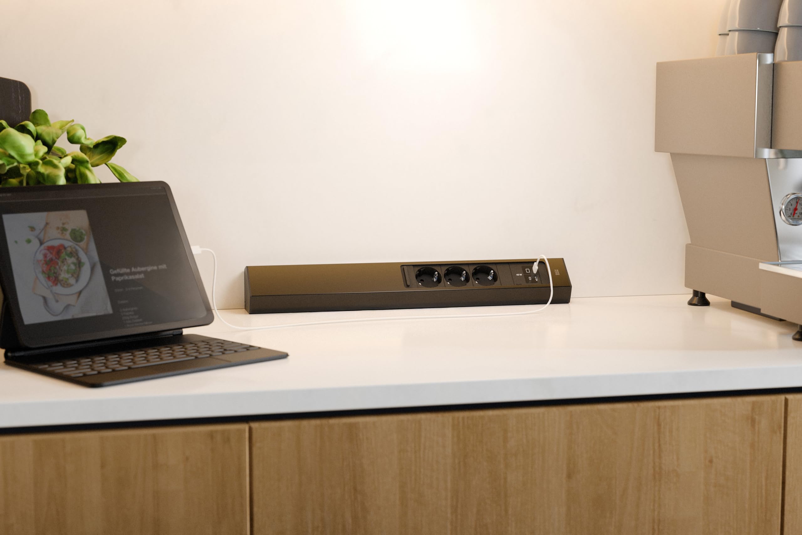 BACHMANN Listwa zasilająca Casia listwa zasilająca z wieloma gniazdami ściennymi (czarna, potrójna + USB C/C 45 W)
