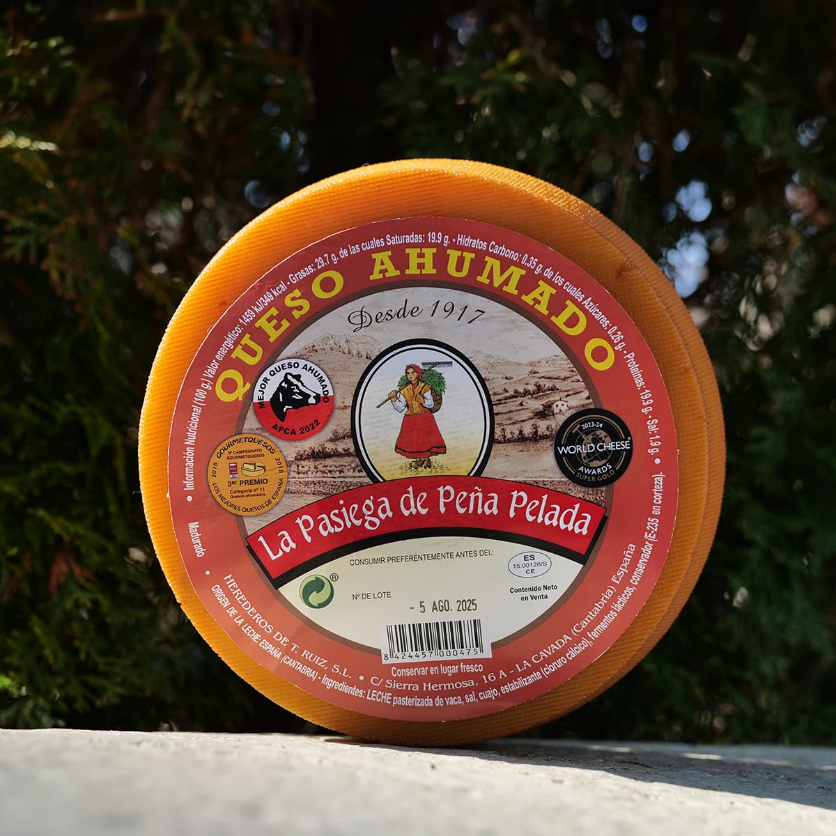 LA PASIEGA DE PEÑAPELADA Queso Ahumado Artesano, Queso redondo 3 kg (aprox) Al natural, Sabor Suave con Toque de Humo, Elaborado con Leche de Vaca Pasteurizada en Cantabria