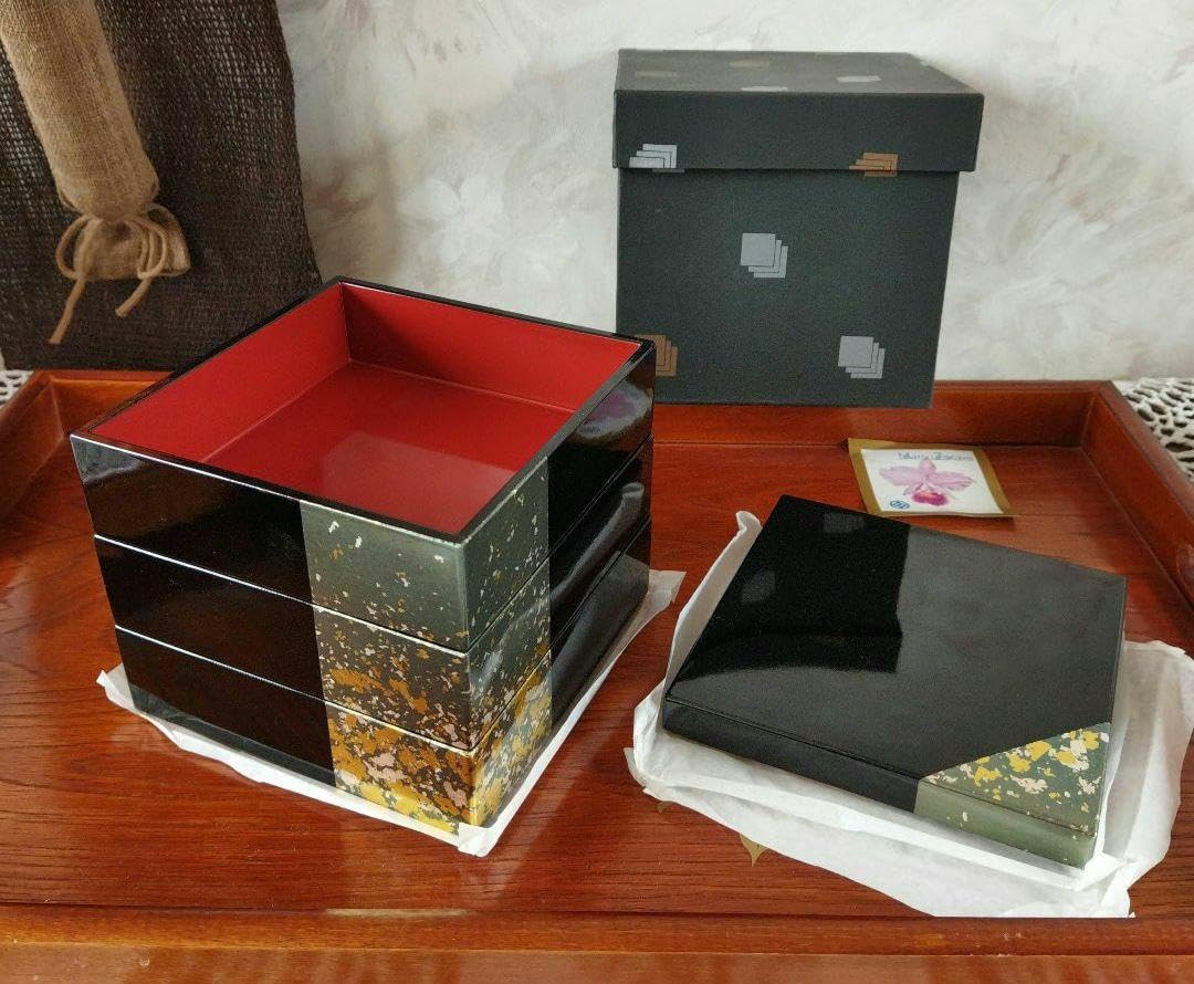 野弁当箱 漆器 漆芸 重箱 蒔絵 骨董品 蒔絵お重 Amazon | 三段重箱 蒔絵 工芸品 弁当箱 重箱 金蒔絵 漆器 | ノー
