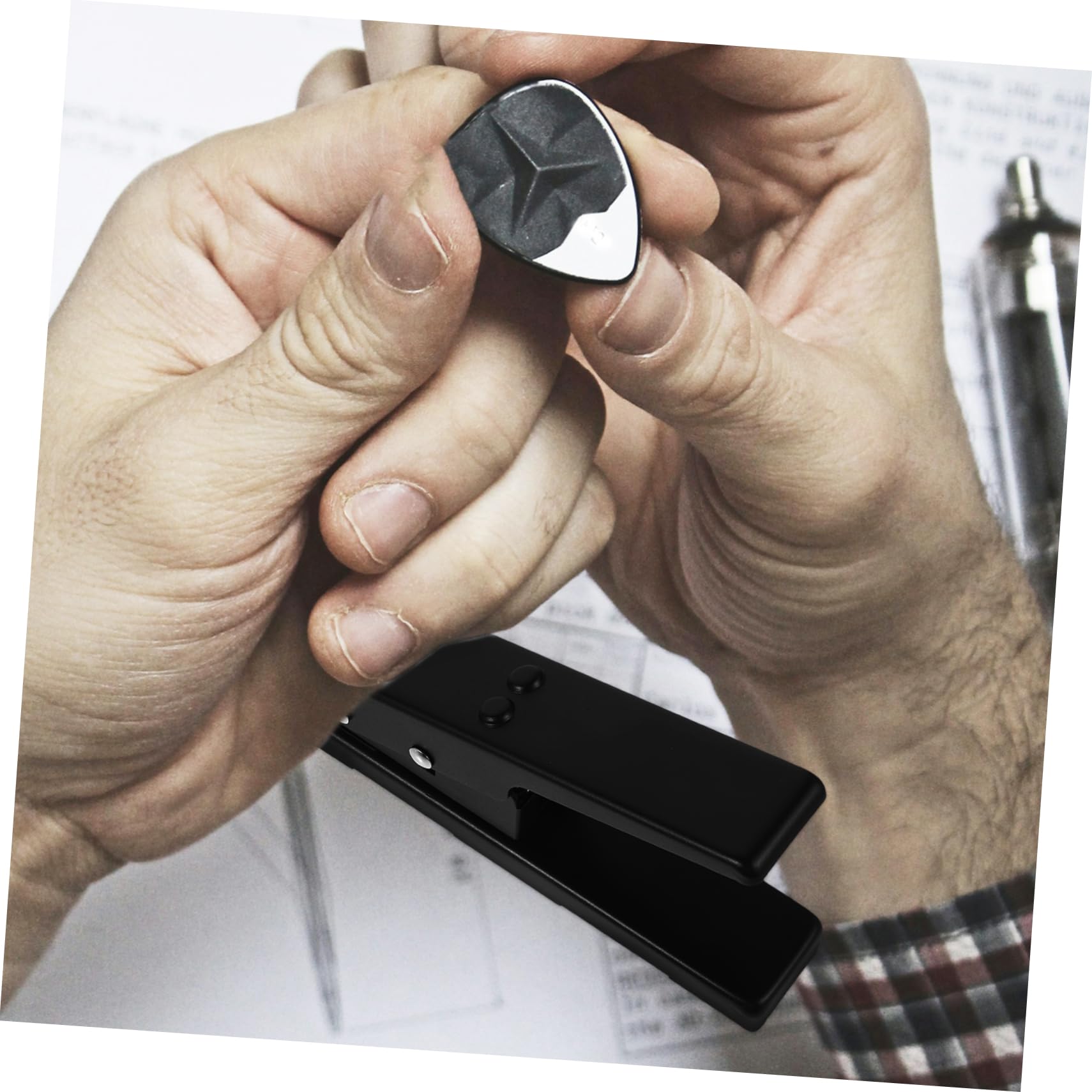 Punzone per Plettri per Chitarra Nero in Ferro, Kit | Creazione Personalizzata del Plettro, Produzione DIY Motivo, Accessorio Taglierina e Materiale