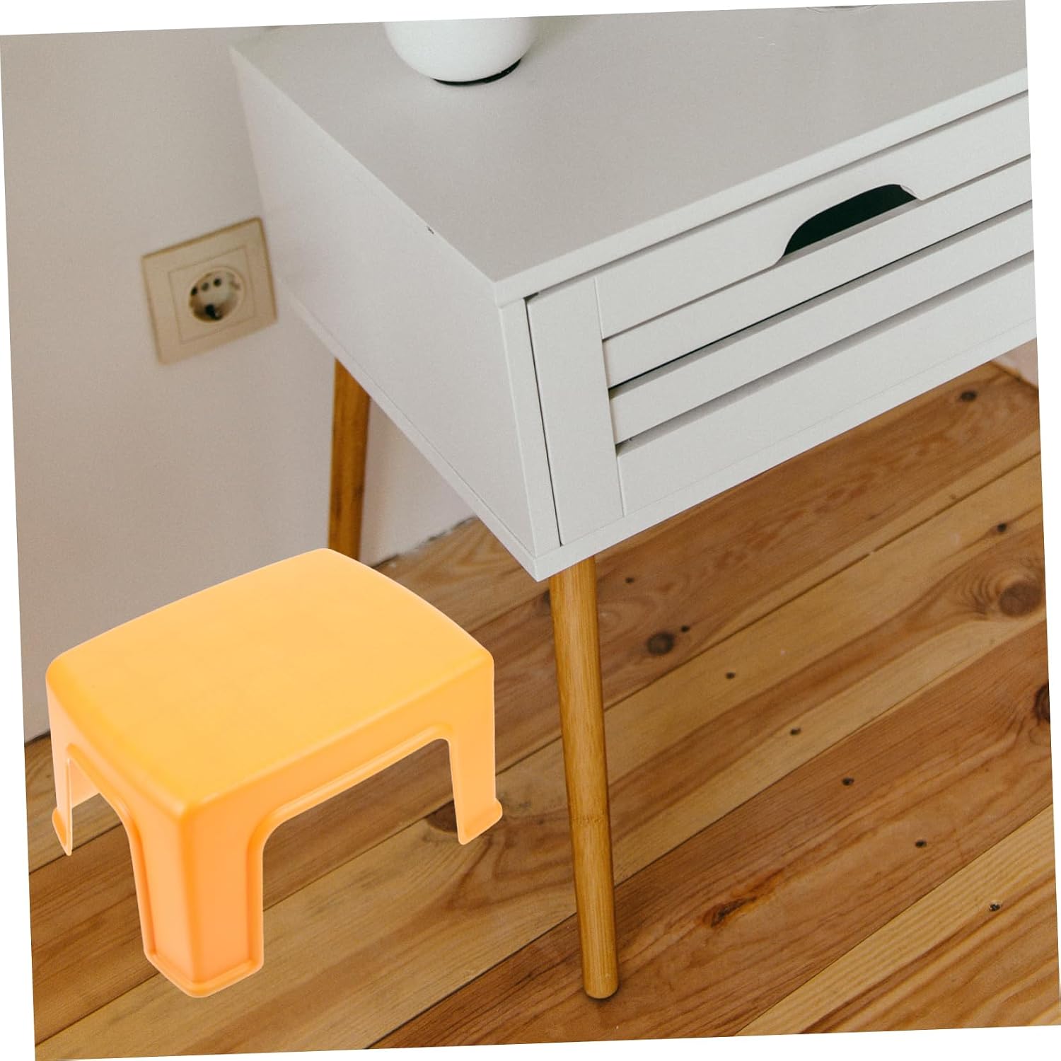 Unomor Creative Orange Plastic Footstool for Skid Lightweight Household Step Stool and Portable Childrens Sitting Stool with Strong Load Bearing for Home and Kindergarten Use