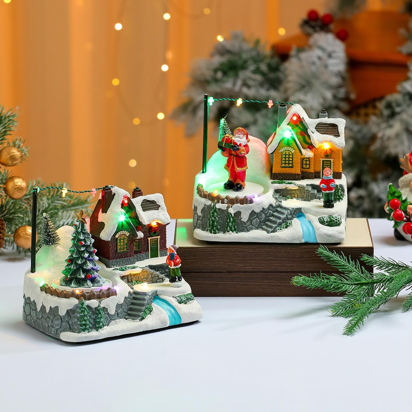 PANGBOER Figurine animate Musicali del Villaggio Natale con Babbo Natale/Albero Rotante Decorazioni Natalizie Musicali Ornamenti da Tavolo Regali Figurine delle Case del Villaggio