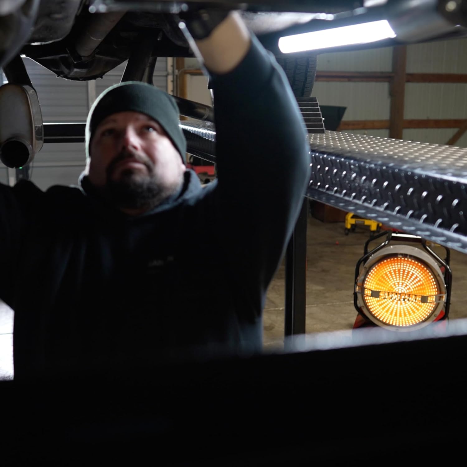 SUNFIRE Radiant Heater - 120,000 BTUs Diesel/Kerosene Portable Industrial Heater with Quiet, Odorless Design & USA Made - SF120