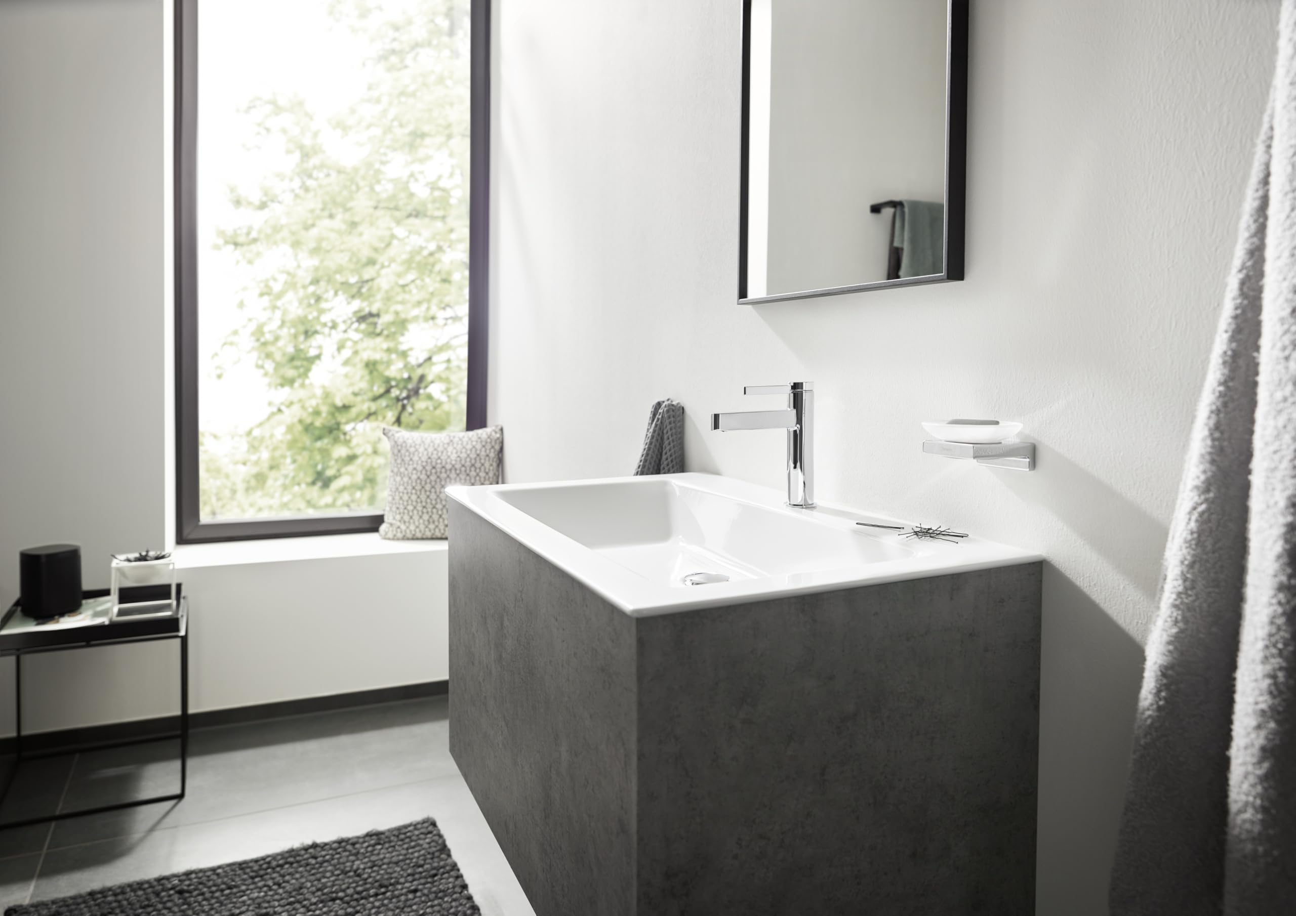hansgrohe Finoris - Válvula de pie para agua fría con caño de 100 mm, grifo de ahorro de agua, cromo