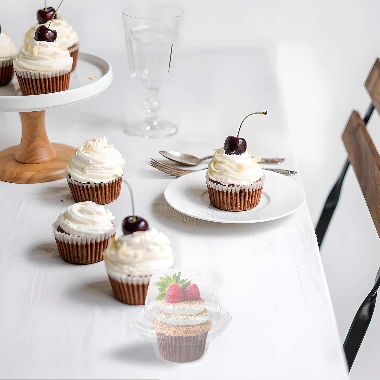 50 cajas de plástico para cupcakes individuales, desechables y apilables (1 unidad)