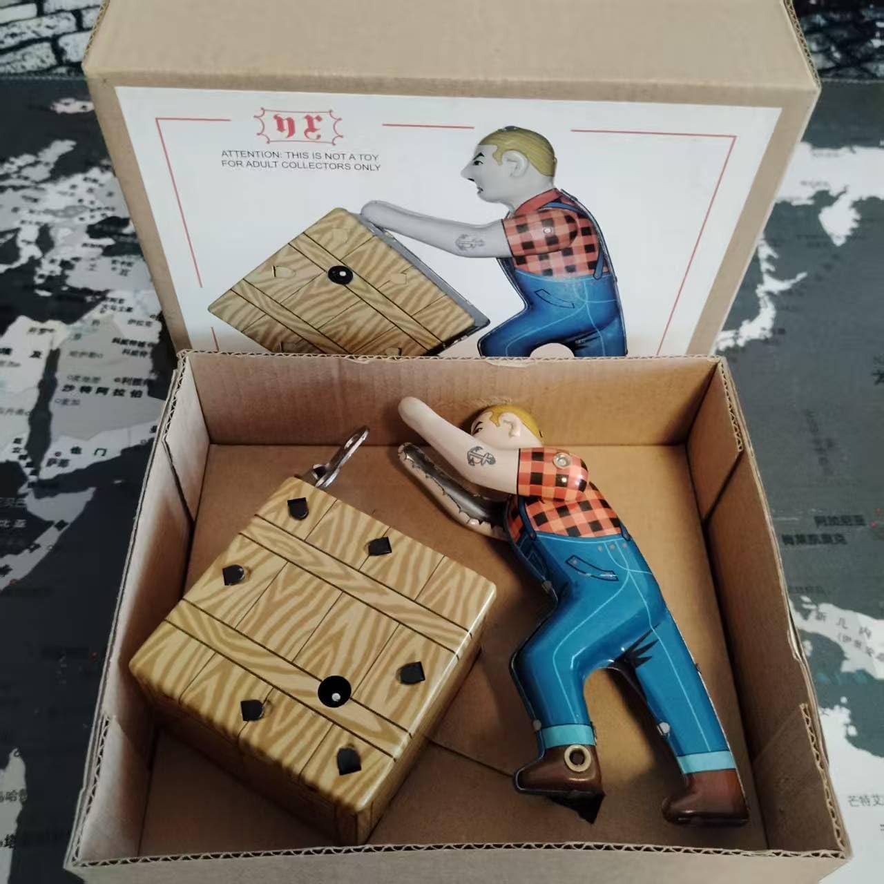 MS475 Collectible Tin Toy Vintage Model Nostalgic Spring & Wind-Up Walking Dock Box Worker Push Box Toy Home Decoration Ornament for Collectors Photographer Ornament for Collectors Photographer
