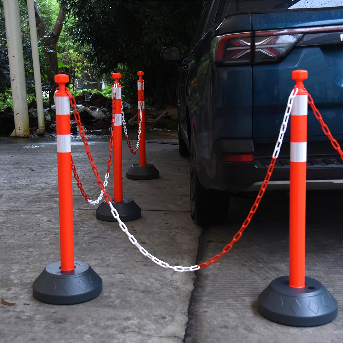 Paquete de 6 postes de barrera de plástico con 4 cadenas de barrera de 200 cm, postes de plástico con base rellenable, para control de tráfico y delimitación de estacionamiento (Rojo)